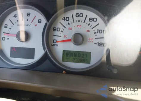 2005 Ford Escape Xlt from USA, damaged, VIN 1FMYU93195KA56736